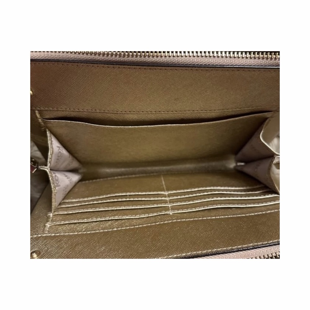 Michael Kors Karla Medium East West crossbody bag - Picture 3 of 3